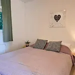 Charmant Chalet In Hartje Zeeland, Vlakbij Zeeuwe Kust Vp011