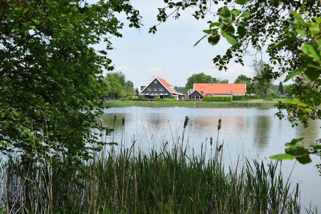 In Hartje Zeeland, Vlakbij Zeeuwe Kust Vp011 *