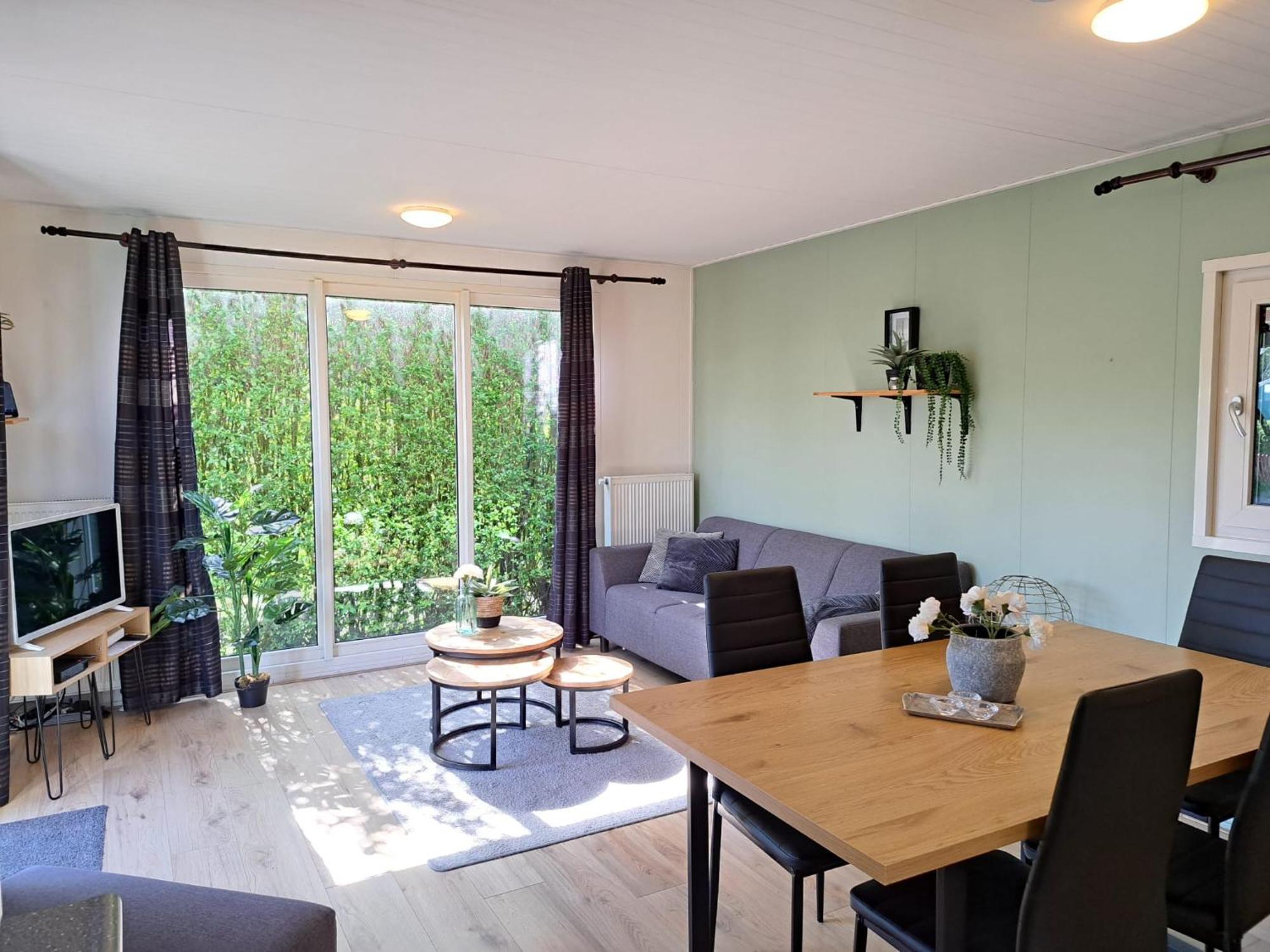In Hartje Zeeland, Vlakbij Zeeuwe Kust Vp011 Chalet Heinkenszand