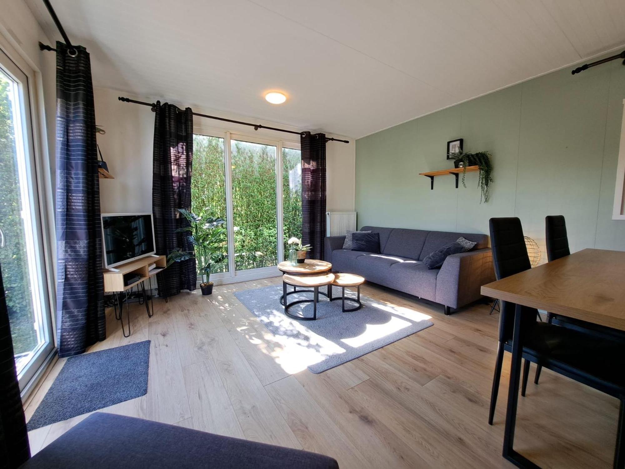 Chalet In Hartje Zeeland, Vlakbij Zeeuwe Kust Vp011