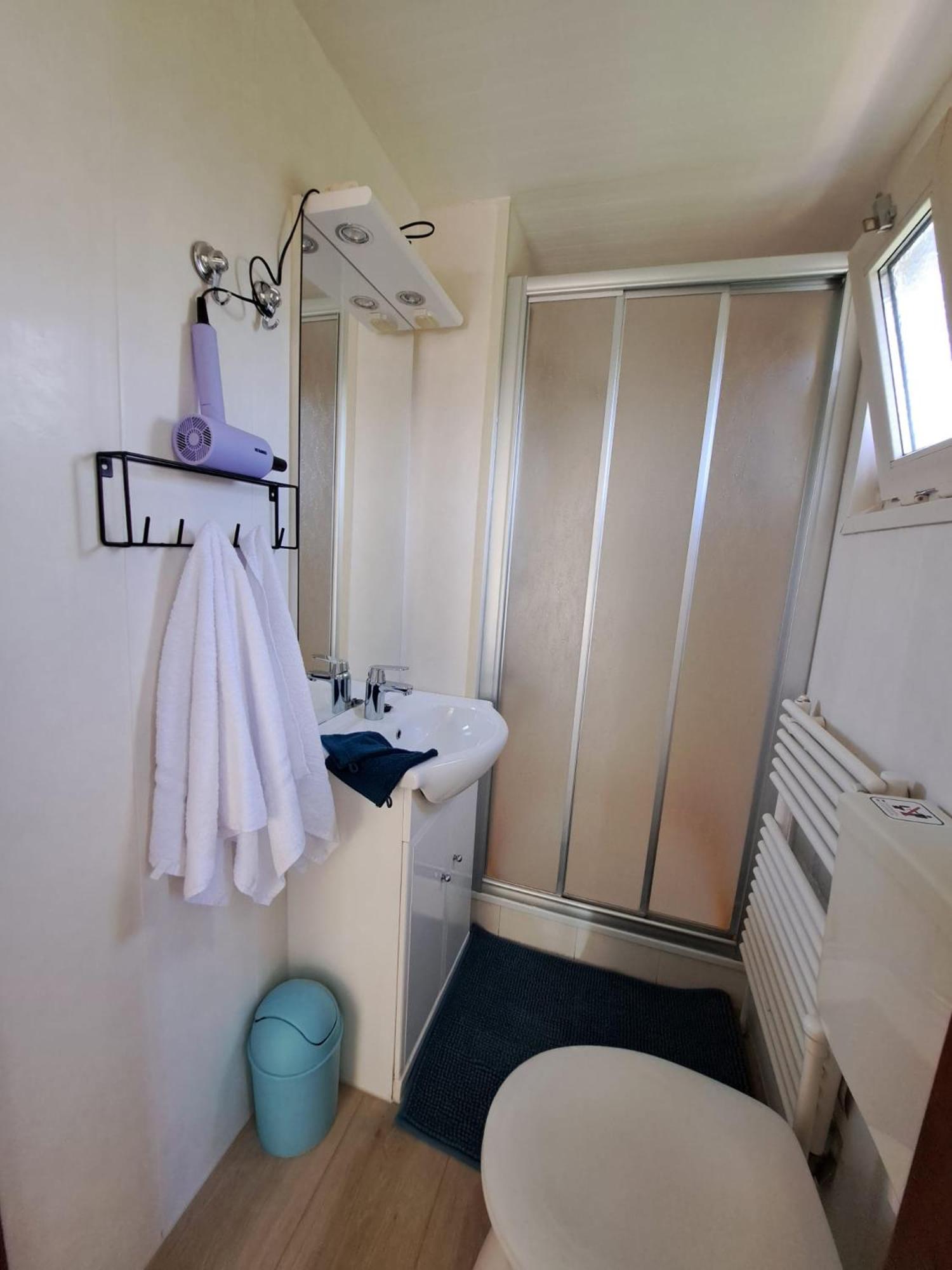 Chalet In Hartje Zeeland, Vlakbij Zeeuwe Kust Vp011 *