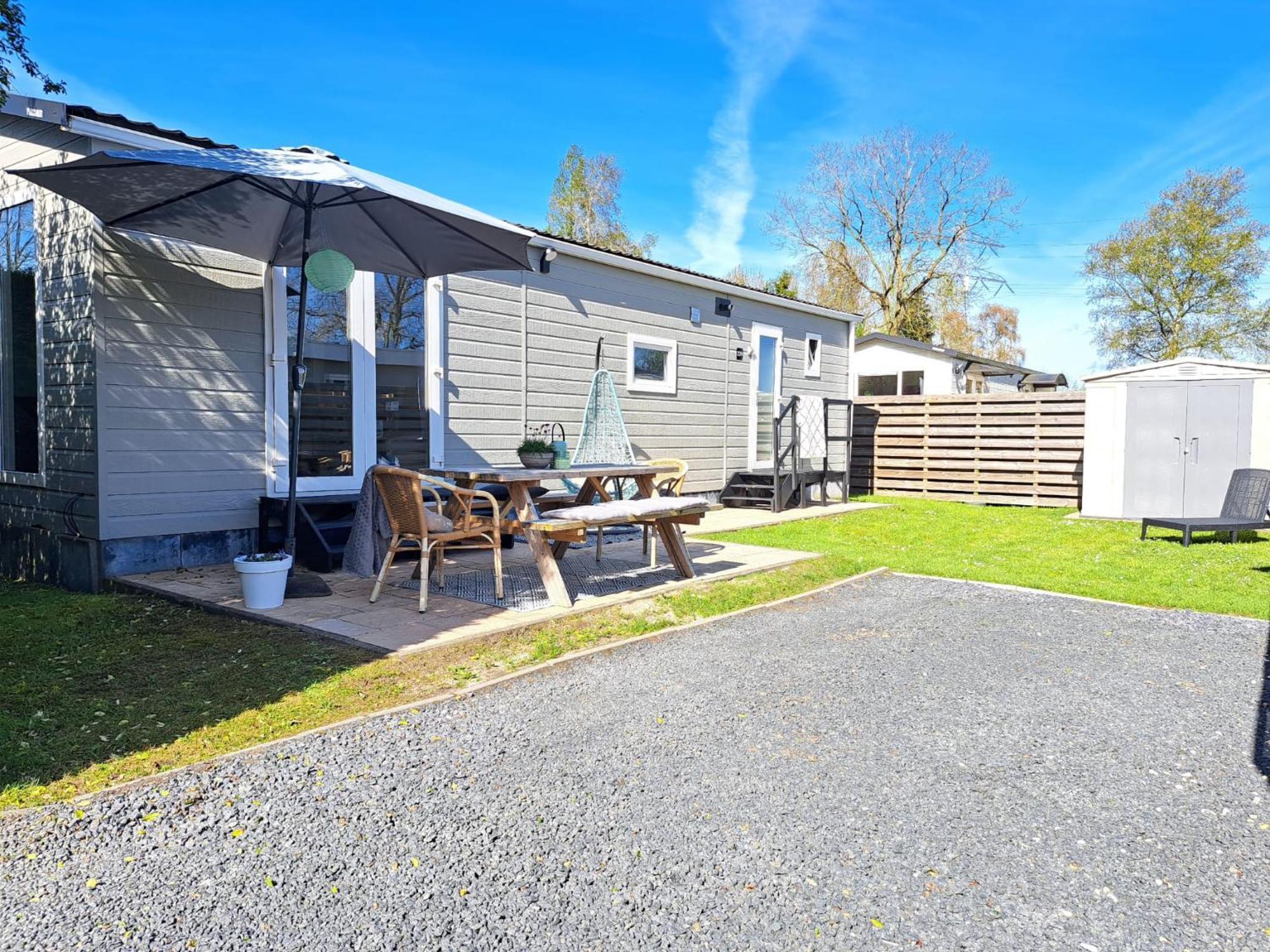 Chalet In Hartje Zeeland, Vlakbij Zeeuwe Kust Vp011 Heinkenszand