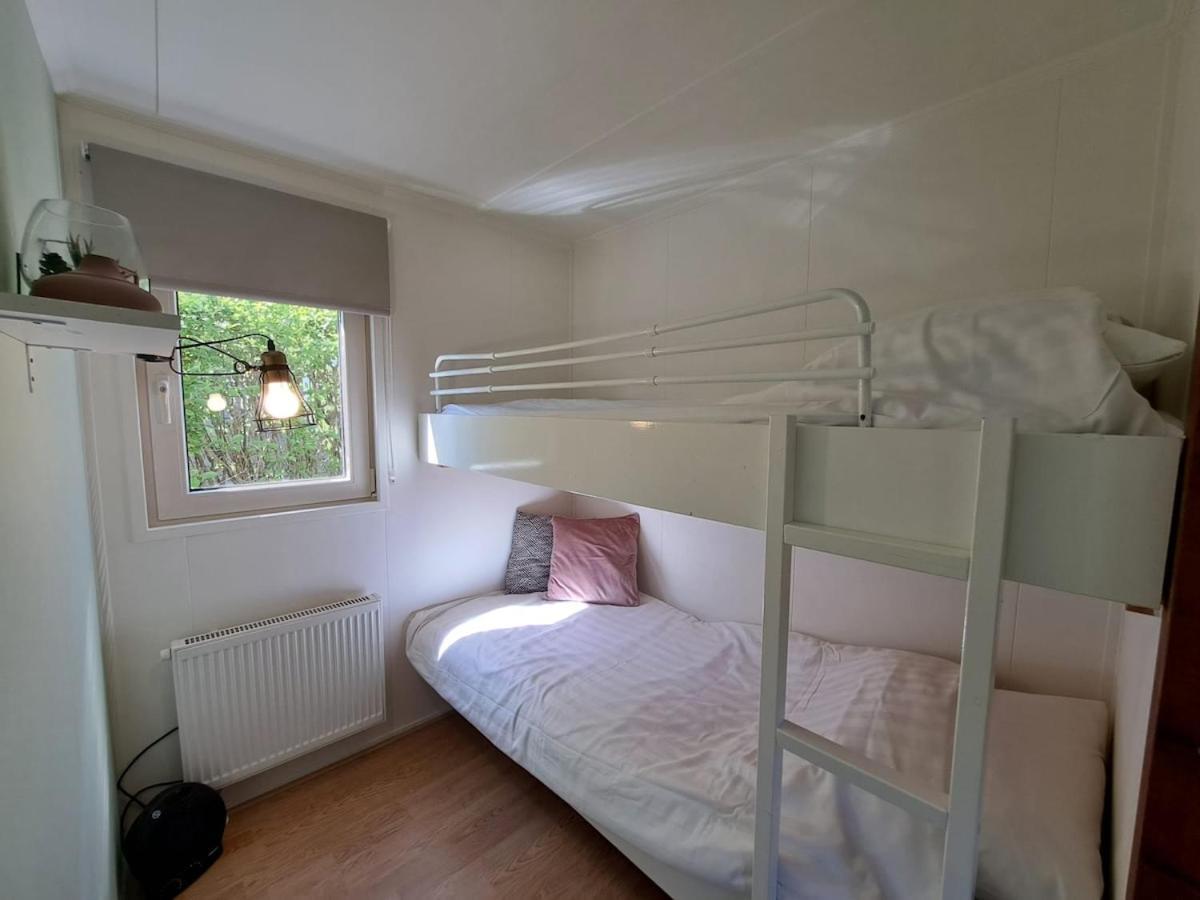 Chalet In Hartje Zeeland, Vlakbij Zeeuwe Kust Vp011 Heinkenszand