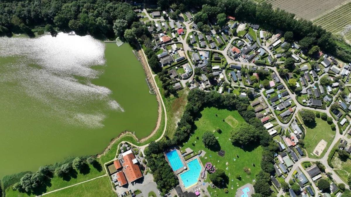 In Hartje Zeeland, Vlakbij Zeeuwe Kust Vp011 Chalet